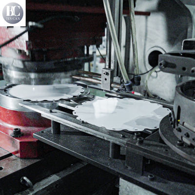 Machine de presse Yangli bande d'alimentation de perforation de la machine de perforation de la canette carrée